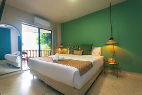 Del Tropico Hotel