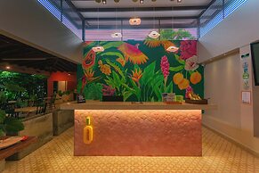Del Tropico Hotel