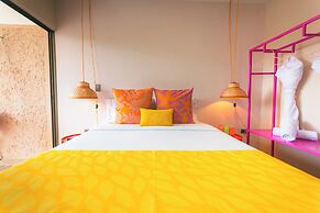 Del Tropico Hotel