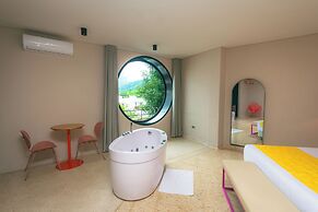Del Tropico Hotel