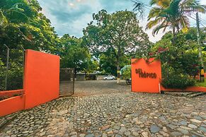 Del Tropico Hotel