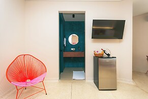 Del Tropico Hotel