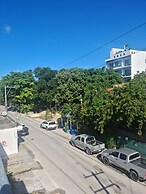 TJ Apartments, Calle 6, PDC