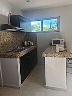 TJ Apartments, Calle 6, PDC