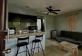 TJ Apartments, Calle 6, PDC