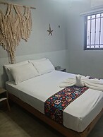 TJ Apartments, Calle 6, PDC