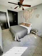 TJ Apartments, Calle 6, PDC