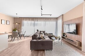 Apartment Near Beach With Pool