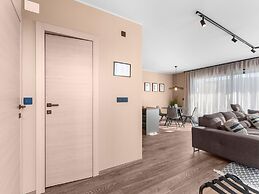 Apartment Near Beach With Pool