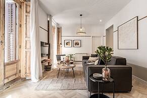 Garos - 2 Bedrooms in Malasa a