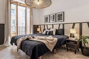 Garos - 2 Bedrooms in Malasa a