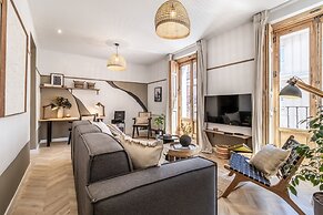 Eriste - 2 Bedrooms in Malasa a