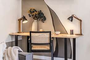 Eriste - 2 Bedrooms in Malasa a