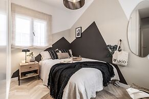 Eriste - 2 Bedrooms in Malasa a