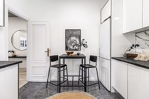 Ariege - 3 Bedrooms and Office in Trafalgar