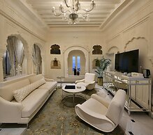 RAN BAAS The Palace