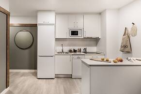 Beraldi - 1 Bedroom and Shared Pool in Trafalgar