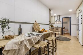 Taracea - 4 Bedrooms in Almagro