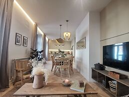 Iruela - 3 Bedrooms and Office in Trafalgar