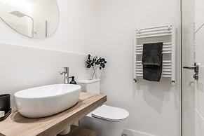 Iruela - 3 Bedrooms and Office in Trafalgar