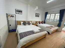 Chau Giang Hostel