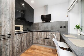 Apartment on Nezavisimosti 74