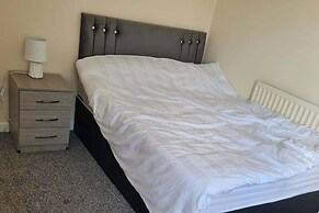 Stylish Central Home - Sleeps 4 & Private Garden