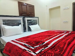 Hotel Dev Kashi