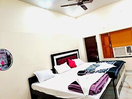 Hotel Dev Kashi