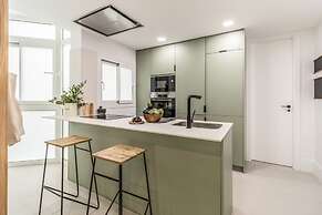Besalu - 3 Bedrooms and Balcony in Castilla