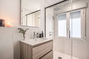 Besalu - 3 Bedrooms and Balcony in Castilla