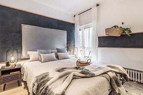 Besalu - 3 Bedrooms and Balcony in Castilla