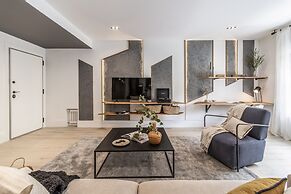 Besalu - 3 Bedrooms and Balcony in Castilla
