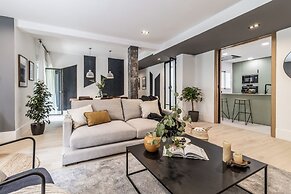Besalu - 3 Bedrooms and Balcony in Castilla