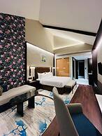 Unique Resort & Lifestyle