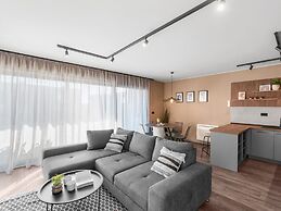Apartment Near Beach With Pool