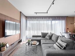 Apartment Near Beach With Pool