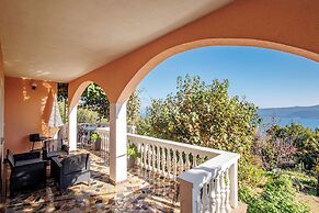 Seaview House Apartments