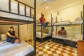 Banana Hostel