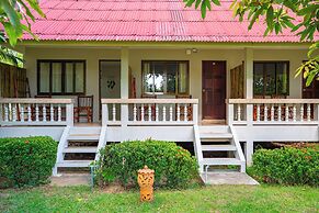 Lanta Beachfront Resort