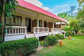 Lanta Beachfront Resort