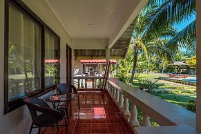 Lanta Beachfront Resort