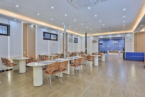 Chuxin Moshe Hotel