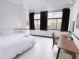 Bob House MRT Hua Lamphong