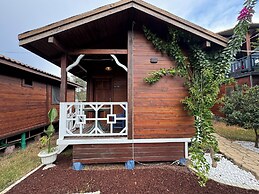 Karaöz Ada Bungalows & Villa