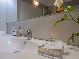 Chic & Quiet Apartment in San Babila