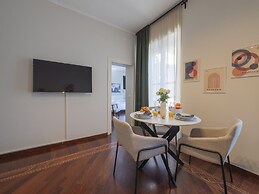 Chic & Quiet Apartment in San Babila