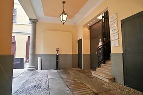Chic & Quiet Apartment in San Babila