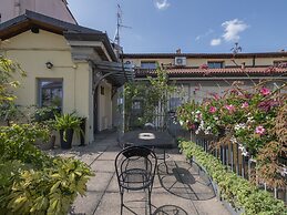 Chic & Quiet Apartment in San Babila