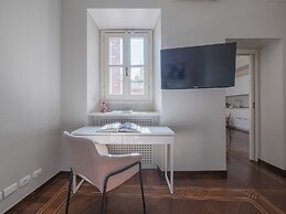 Chic & Quiet Apartment in San Babila